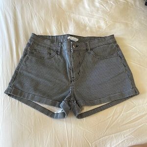 H&M. striped shorts. Size. 6